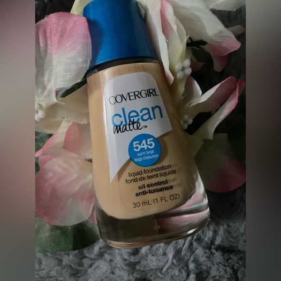 ⚜️3/$25⚜️🛍COVERGIRL CLEAN MATTE FOUNDATION-WARM BEIGE 🛍 - Picture 4 of 5